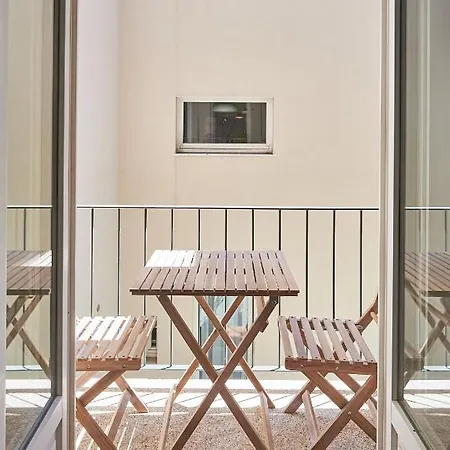 Boutique Rentals-flores Classic Historical Centre * Porto